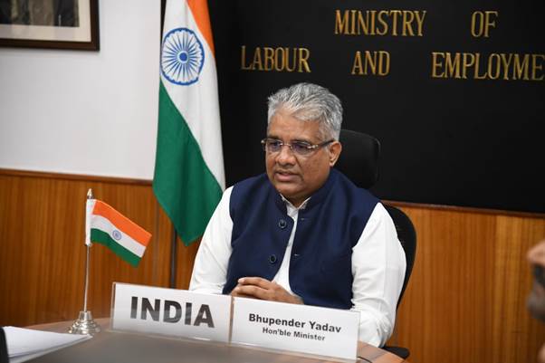 بھارت صاف اور سبز توانائی کے لیے پرعزم: مرکزی وزیر