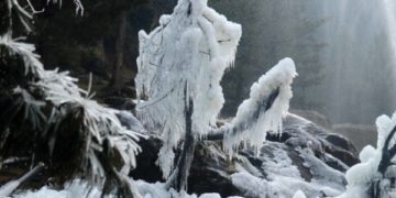 سخت سردی میں دل کا دورہ پڑنے اور ہارٹ سٹروک کا زیادہ خطرہ