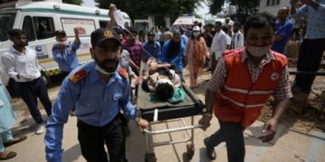 ذہنی طور معذور شخص نے ایک درجن افراد کو لہولیان کیا