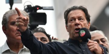 سابق وزیر اعظم عمران کی گرفتاری میں پاک رینجرز نے پولیس ٹیموں میں شمولیت اختیار کی
