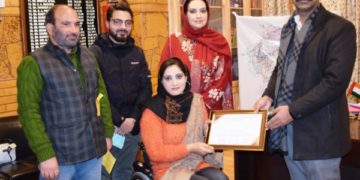 ضلع انتظامیہ بڈگام نے انشاء بشیر کو استقبالیہ دیا