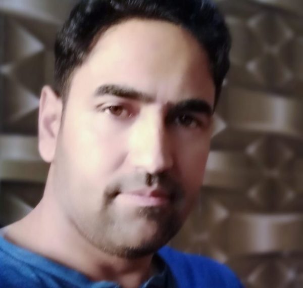 زندگی یو گزر گٕی تیری یادوں میں پل بر۔