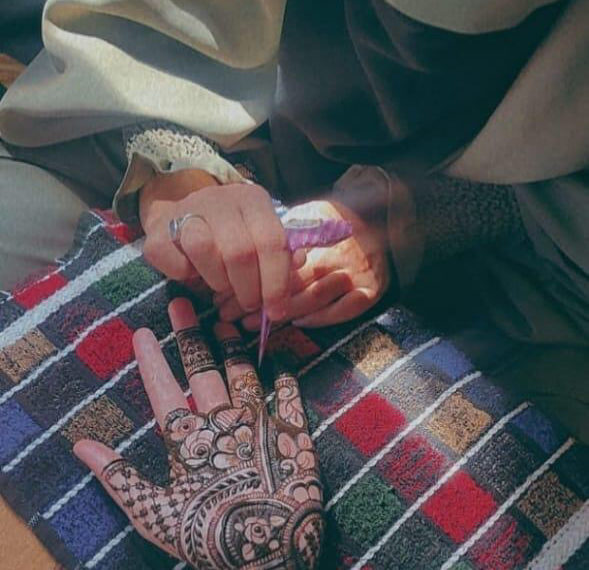 کشمیر کاپہلا ’’مہندی آرٹ ڈیزائننگ انسٹی ٹیوٹ‘‘ قائم کرنے والی مہندی آرٹسٹ