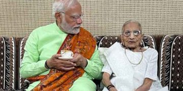 وزیراعظم نریندر مودی کی والدہ 99 برس کی عمر میں چل بسیں