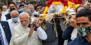 مرکزی وزرائے اورہنماؤں نے مودی کو سچا ’ کرم یوگی‘‘ قرار دیا