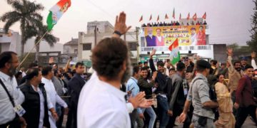 کووڈ پروٹوکول پر عمل کر کے بھارت جوڑو یاترا معطل کیا جائے