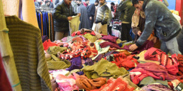 شہر کے فٹ پاتھوں پر ریڈیاں سجانے کا عمل بلا روک ٹوک برقرار