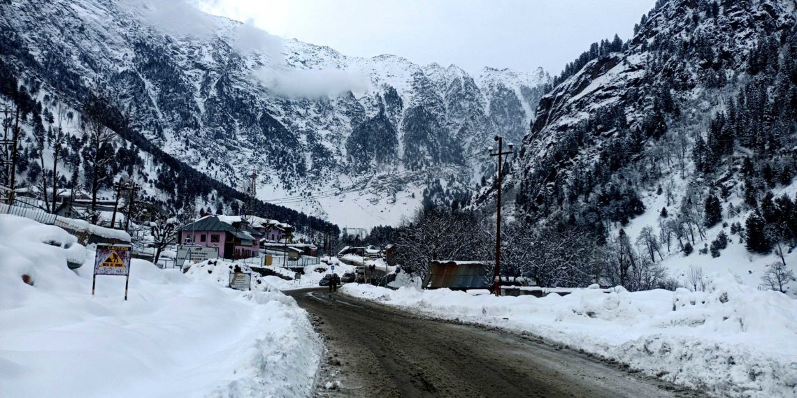 بارشیں کم ہونے سے معمول کا درجہ حرارت بڑھا رہا ہے