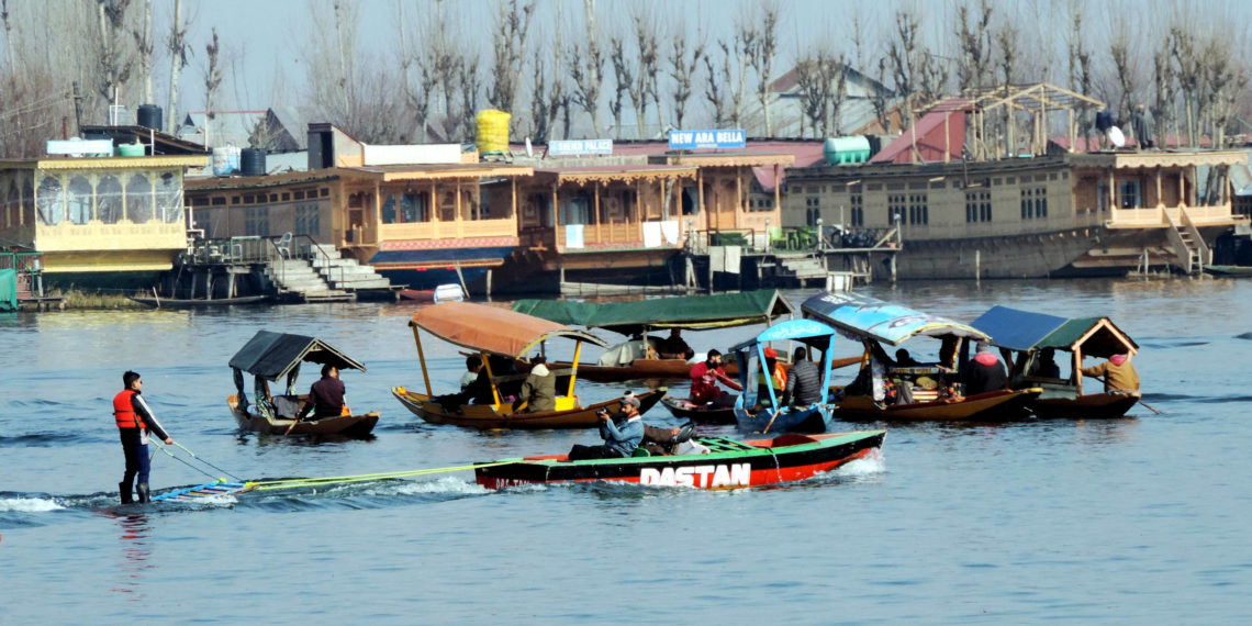 وادی بھر میں موسم خشک، شبانہ سردیوں میں اضافہ
