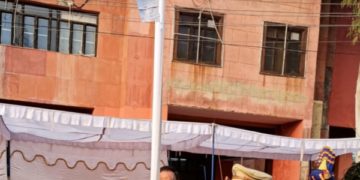 قائم مقام چیف جسٹس نے ہائی کورٹ جموں وِنگ میں قومی پرچم لہرایا