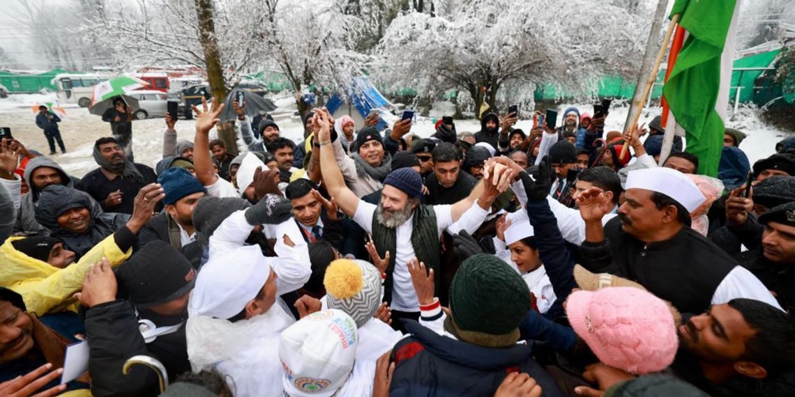 مجھے بتایا گیا کہ جموں و کشمیر میںگرنیڈ پھینکیں جائیں گے