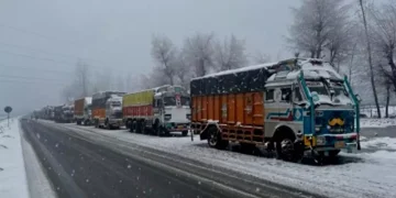 وادی کشمیر کا بیرونی دنیا کے ساتھ زمینی و فضائی رابطہ ایک روز بعد بحال