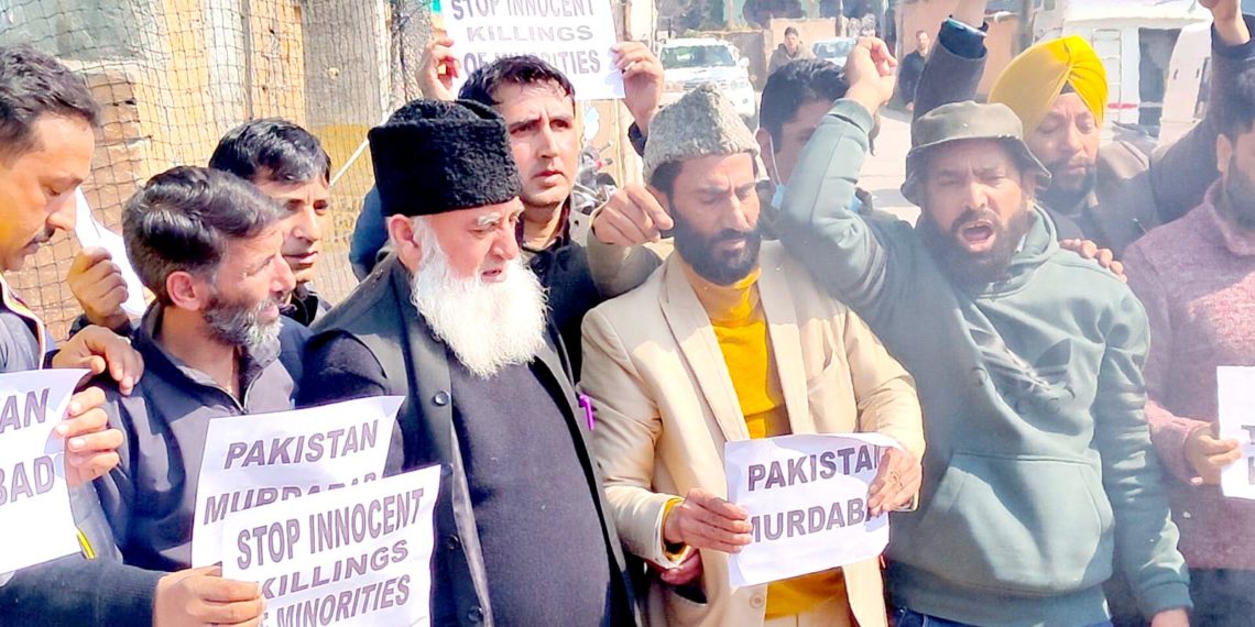 کشمیر میں اقلیتوں کے قتل کے خلاف بی جے پی کا احتجاج