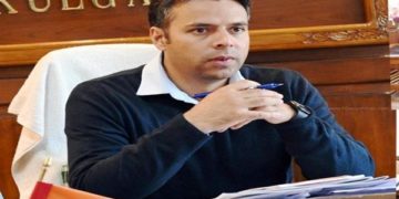 ہم مل کر اپنے گاؤں کو مزید صاف اور خوبصورت بنا سکتے ہیں۔ ڈی سی کولگام