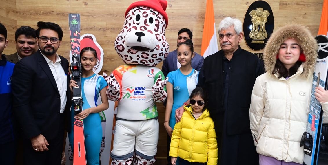 لیفٹیننٹ گورنر اور مرکزی وزیر کھیل نے تیسرے کھیلو انڈیا قومی سرمائی کھیلوں کے ترانے، میسکوٹ اور جرسی کا آغاز