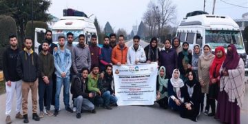 کشمیر یونیورسٹی کے 30طلباء ثقافتی تبادلے کے لیے گجرات کے دورہ پرروانہ