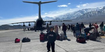 جموں و کشمیر اور لداخ میںپھنسے ہوئے 275 مسافروں کو ایئر لفٹ کیا گیا