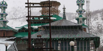 کولگام میں صوفی سید نور شاہ کا عرس تزک و احتشام کے ساتھ منایا گیا