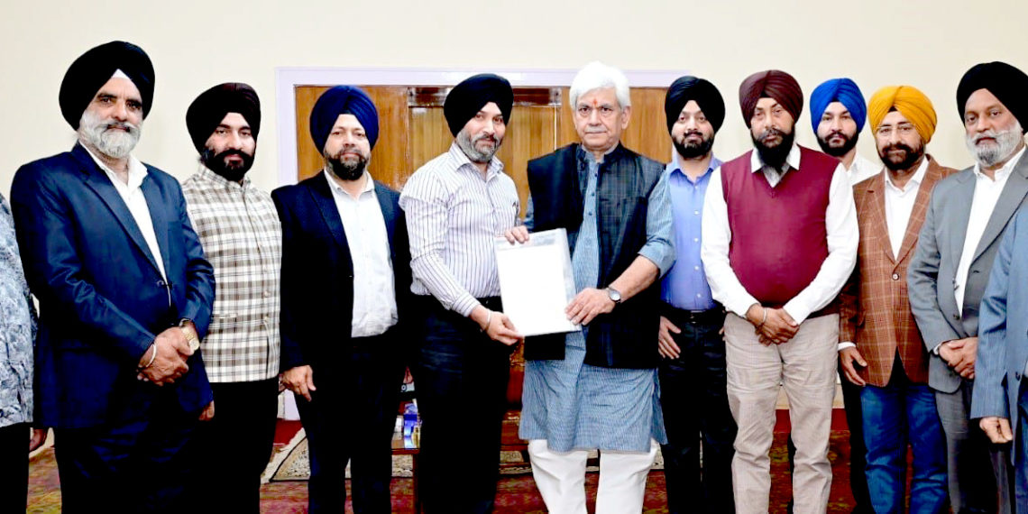 جموں و کشمیر سکھ کوآرڈینیشن کمیٹی کے وفد نے ایل جی منوج سنہا سے ملاقی