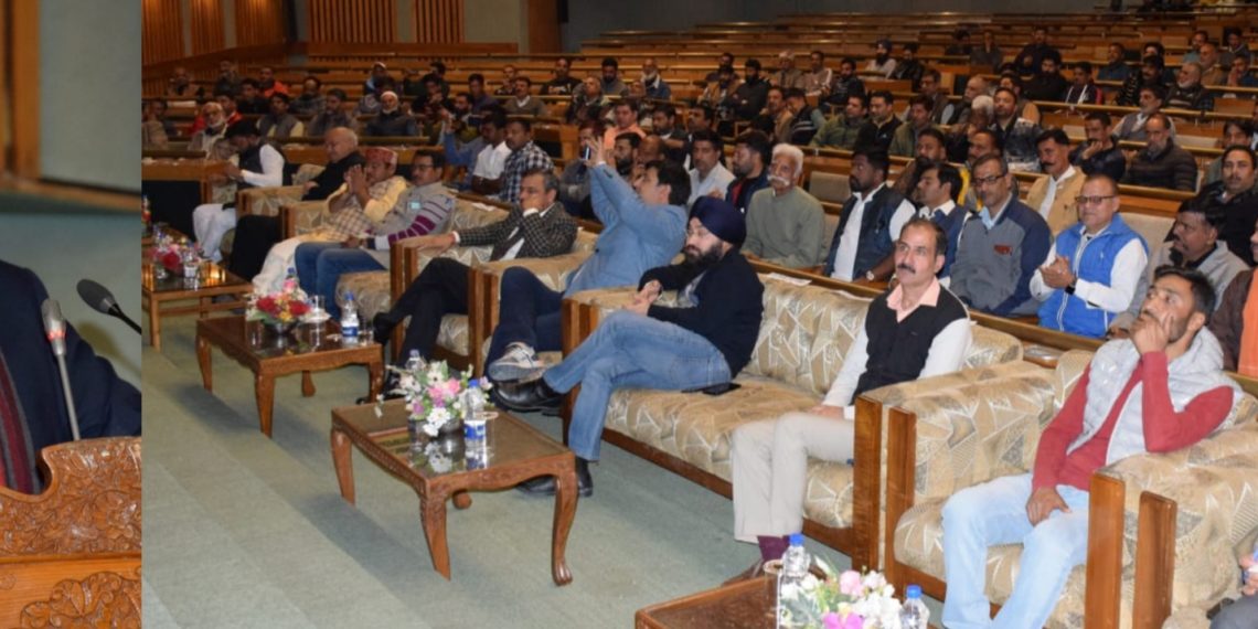 مشیر راجیو رائے بھٹناگر کا ایس کے آئی سی سی میں آل اِنڈیا ٹرانسپورٹرز میگا میٹنگ سے خطاب