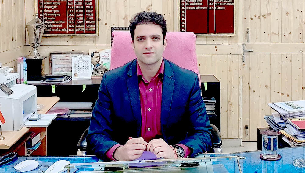 سرینگر میں گھنٹہ گھر سمیت دیگر اہم منصوبے جی 20 اجلاس سے پہلے مکمل کر لیے جائیں گے۔ اطہر امیر خان