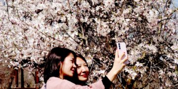 کشمیر کا اپنا بنگلہ دیش گاؤں سیاحوں کیلئے ہاٹ سپاٹ بننے کے دہانے پر