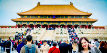 چین 2020 کے بعد پہلی بار غیر ملکی سیاحوں کے لیے سرحدیں کھول دے گا