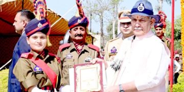 دہشت گردوں کیخلاف پولیس کا رول اہم:گور نر سنہا