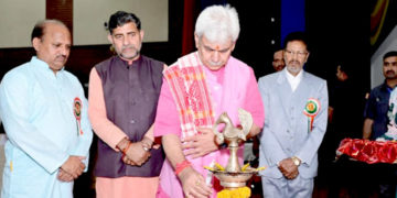 قیام امن کیلٸے خود کو وقف کرنے کی ضرورت