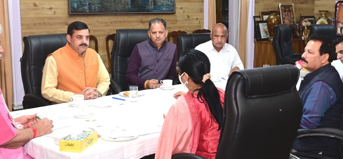 ضلع ترقیاتی کونسلوں کے چیئرپرسن نے لیفٹیننٹ گورنر سے ملاقات کی