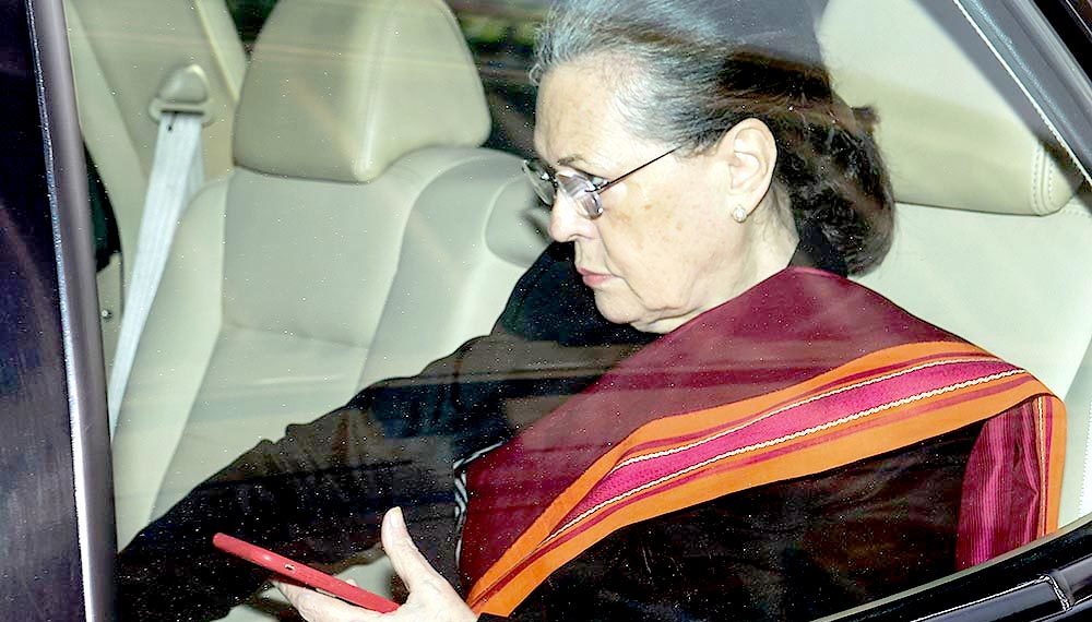 بجٹ اجلاس کے دوسرے دن سونیا گاندھی پارلیمنٹ پہنچیں