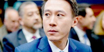 ٹک ٹاک کے سی ای او کو سیکیورٹی خدشات پر امریکی کانگریس کمیٹی کا سامنا کرنا پڑا