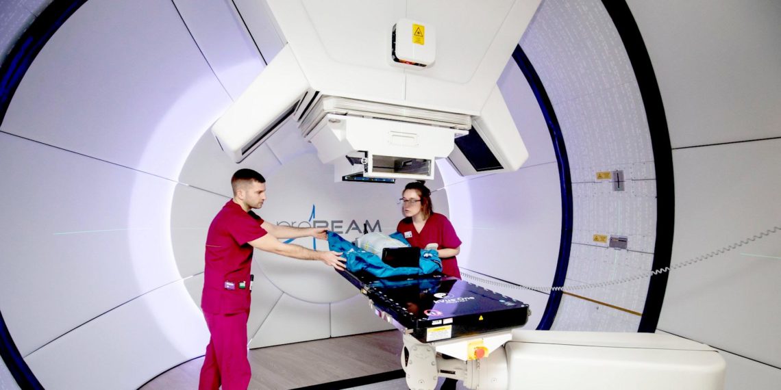 پروٹون بیم تھراپی: کینسر کے مریضوں کے لیے ایک نئی امید