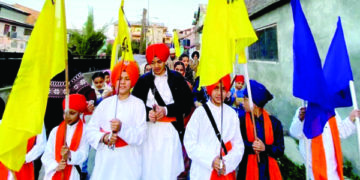 بیساکھی کے تہوار کے ایک روز قبل سکھ نوجوانوں کی طرف سے سرینگر میں ریلی کا انعقاد۔