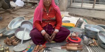 لوہے کو زندگی کی شکل دیتی گڈیا لوہار خواتین