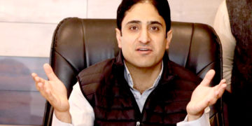 سری نگر کے میئر نے پنتھہ چوک یاترا کیمپ کا دورہ کیا