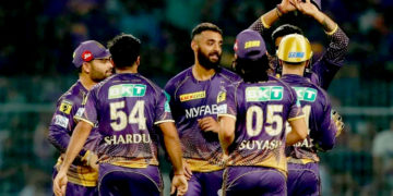 کے کے آر کے اسپنرز نے آر سی بی کو 123 رنز پر آؤٹ کر دیا