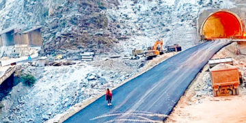 جموں سری نگرقومی شاہراہ اور بانہال بائی پاس پر تعیراتی کام سال کے آخر تک مکمل ہونے کا امکان:حکام