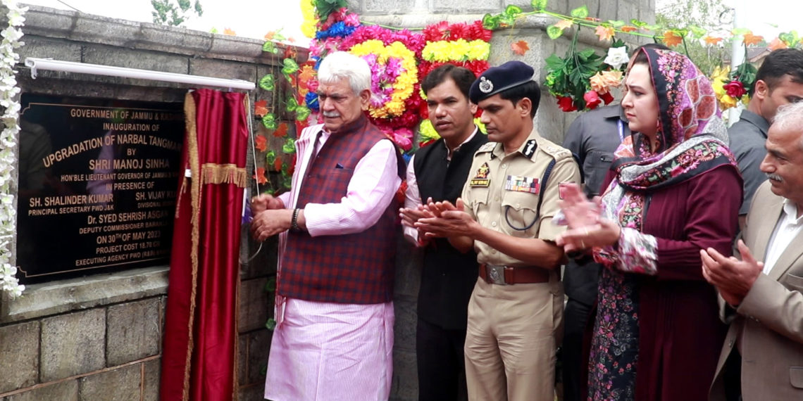 لیفٹیننٹ گورنر نے بارہمولہ میں بنیادی ڈھانچےکی ترقی کے اہم منصوبوں کا افتتاح کیا