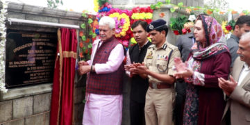 لیفٹیننٹ گورنر نے بارہمولہ میں بنیادی ڈھانچےکی ترقی کے اہم منصوبوں کا افتتاح کیا