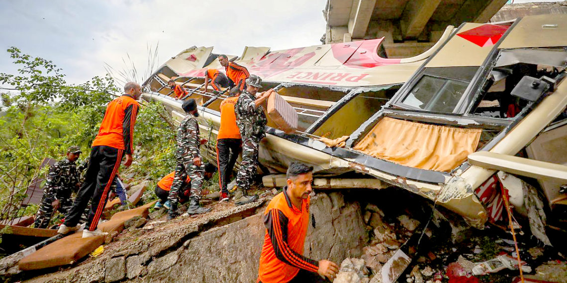 جموں بس حادثے میں 10 ویشنو دیوی یاتری ہلاک، 57 زخمی۔ سب سے زیادہ متاثرین بہار سے ہیں