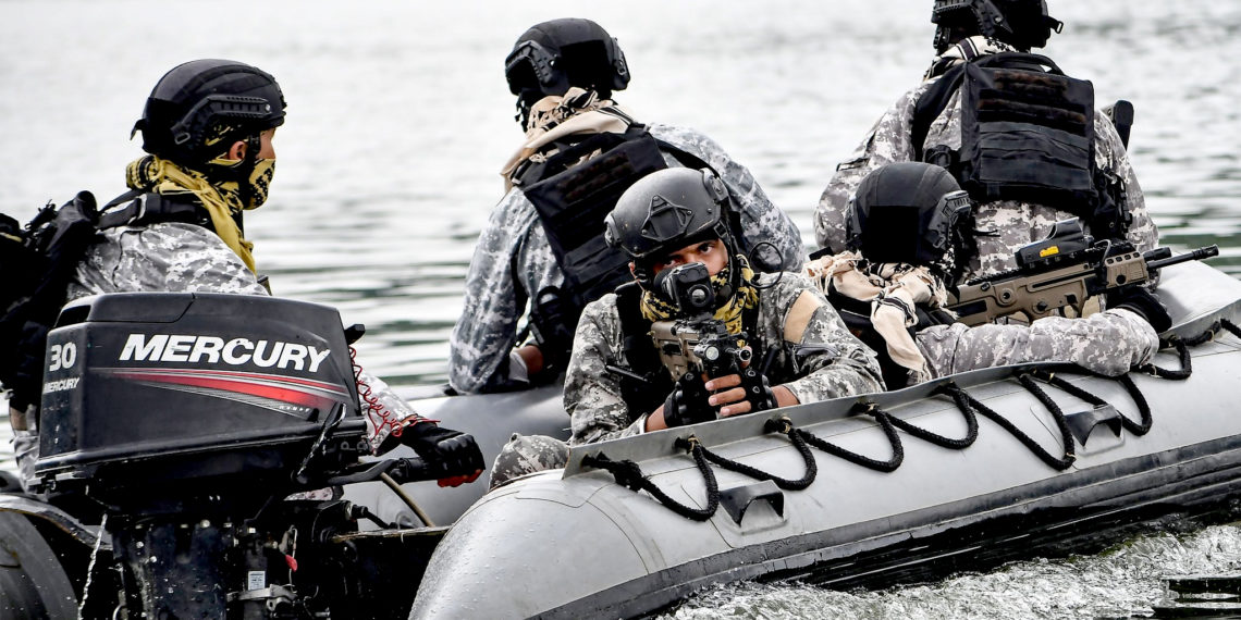 جھیل ڈل میں فورسز کی ماک ڈرل