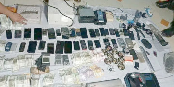راجوری میں پولیس کے چھاپے کے دوران 31 موبائل فون، ہیروئن برآمد