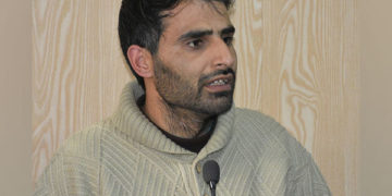 سہیل سلیم سے ملیں جو وادی کشمیر میں اردو ادب کو محفوظ کر رہے ہیں