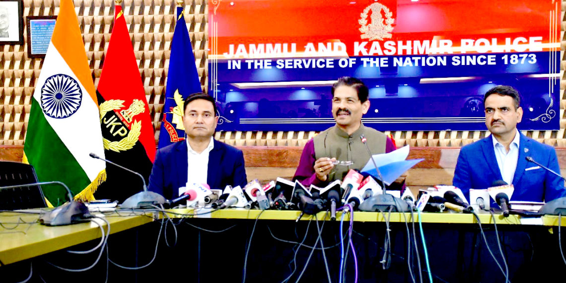 میر واعظ مولوی فاروق قتل کیس 1990 سے مفرور حزب کے 2 ملزمان گرفتار، سی بی آئی کے حوالے، جموں و کشمیر پولیس کا کہنا ہے