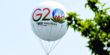 جی ٹونٹی اجلاس سے قبل سرینگر میں جی ٹونٹی کا غبارہ ہوا میں اڑایا جارہا ہے۔۔۔فوٹو؛،ساحل میر