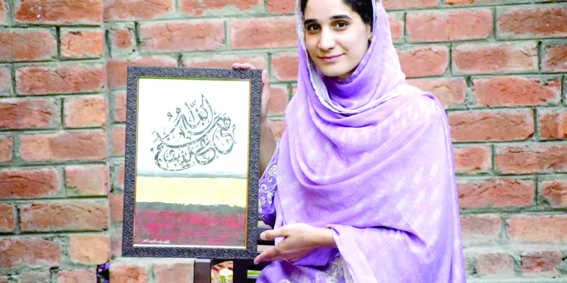 نواکدل کے فرزان صدیق کیلی گرامی آرٹ کے ذریعہ لوگوں کی توجہ سمیٹ رہا ہے۔۔ ساحل میر