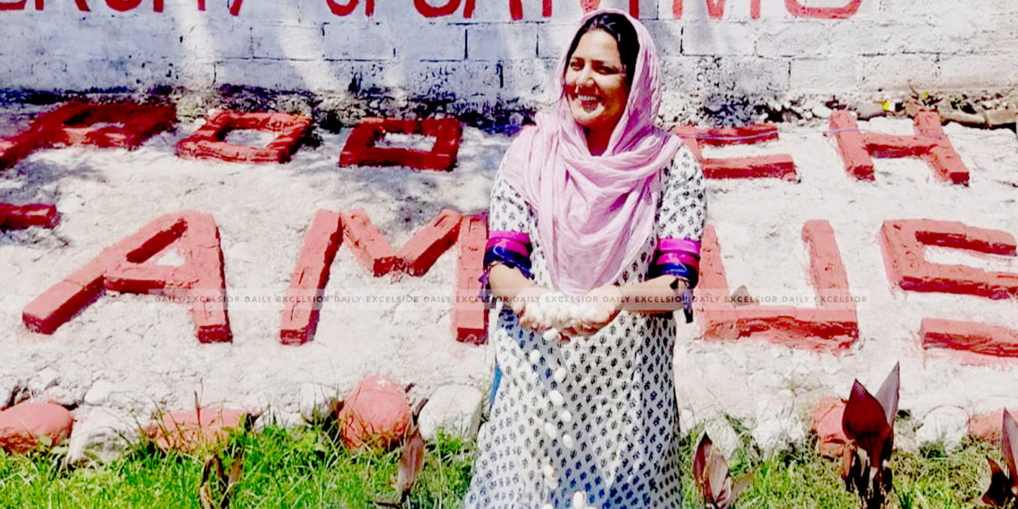 جموں و کشمیر کے سرحدی شہر پونچھ سے تعلق رکھنے والی سیری کلچرسٹ ڈاکٹر روبیہ بخاری سے ملیں،