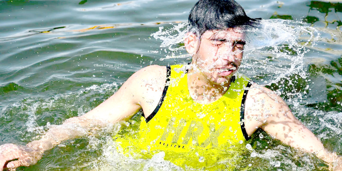 کشمیر میں گرمی کا زور جاری، زرد وارننگ جاری