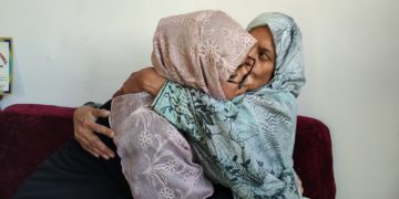 صفاکدل کی مہندی مقبول جو کہ حفظ قرآن کی طالبہ ہے، نے دسویں میں 492 نمبرات حاصل کئے۔۔۔ ساحل میر